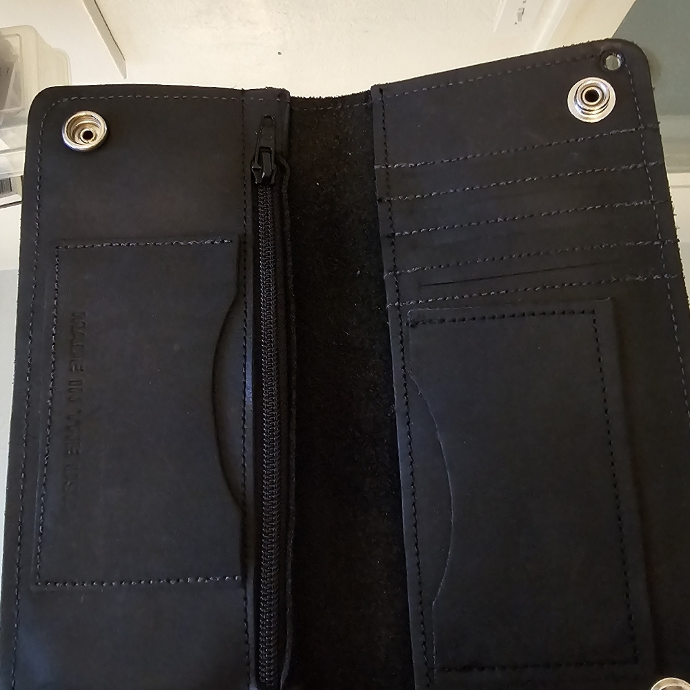 All leather brand new chain Wallet black